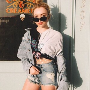 peyton-roi-list-in-nude-magazine-may-2017-issue_2.jpg