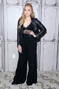 picturepub_net_Peyton_List_20161206_282229.jpg