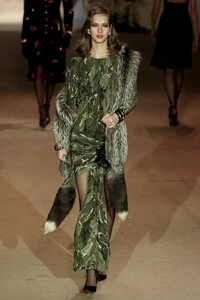 ysl0212-.thumb.jpg.f774ab6381c5829a84b277205df45a3e.jpg