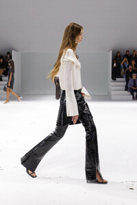 00007-courreges-spring-2024-ready-to-wear-detail-credit-brand.thumb.jpg.f8abf808c8289ec0156b5e91eecaea78.jpg