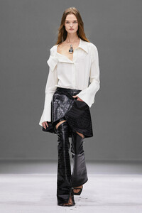 00008-courreges-spring-2024-ready-to-wear-credit-brand.thumb.jpg.5e74d250f9e6197ccb71a1d1517f0638.jpg