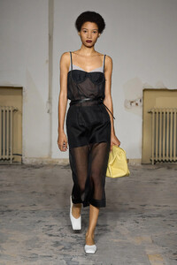 00013-carven-spring-2024-ready-to-wear-credit-gorunway.thumb.jpg.a7a62eb5ce7b0dbf5d84a93c95bdab55.jpg