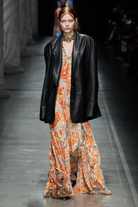 00017-etro-spring-2024-ready-to-wear-credit-gorunway.thumb.jpg.68b48993ffba350fb93316eead7e713f.jpg