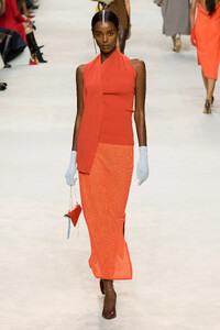 00022-fendi-spring-2024-ready-to-wear-credit-gorunway.thumb.jpg.782777b77201030f21a903bff0e0850b.jpg