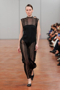 00032-cos-spring-2024-ready-to-wear-credit-brand.thumb.jpg.446f7dcf1f514cc93c3d4a2544f433fe.jpg