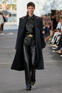 00034-chloe-spring-2024-ready-to-wear-credit-gorunway.thumb.jpg.a1401d1d10439774da237daf375185b5.jpg