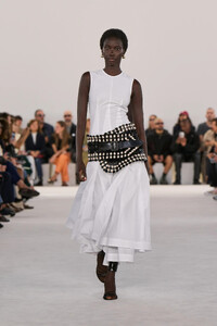 00035-ferragamo-spring-2024-ready-to-wear-credit-gorunway.thumb.jpg.501eb4b12eaf6021e04b9e984c84faba.jpg