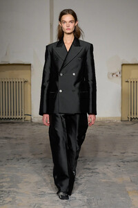 00040-carven-spring-2024-ready-to-wear-credit-gorunway.thumb.jpg.c11578dccc344d818c26bfe0cc7f80b4.jpg