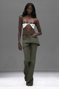 00042-courreges-spring-2024-ready-to-wear-credit-brand.thumb.jpg.7a344faa65bc3a5b2d3693b2adae8bad.jpg