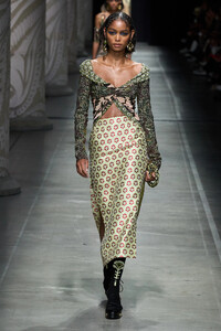 00042-etro-spring-2024-ready-to-wear-credit-gorunway.thumb.jpg.57387fa9a4e40af9e1241b9085b487a7.jpg
