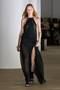 00044-dion-lee-spring-2024-ready-to-wear-credit-gorunway.thumb.jpg.cb4d9c4987282b0fd445d5eea9c0eefd.jpg
