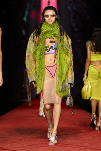 00052-diesel-spring-2024-ready-to-wear-credit-gorunway.thumb.jpg.6c6613e3c55a49fd3e307f3a4230bc54.jpg