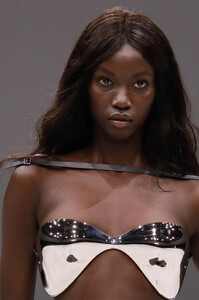 00054-courreges-spring-2024-ready-to-wear-detail-credit-brand.thumb.jpg.4a876ebe568540f0511e7125e59a801a.jpg