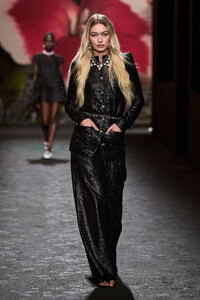 00055-chanel-spring-2024-ready-to-wear-credit-gorunway.thumb.jpg.d86973157e5e16b88f02dafb4466b9a8.jpg