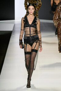 00060-dolce-and-gabbana-spring-2024-ready-to-wear-credit-gorunway.thumb.jpg.fd7bb781c0b9c09443284509d3f2787b.jpg