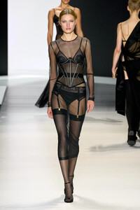 00077-dolce-and-gabbana-spring-2024-ready-to-wear-credit-gorunway.thumb.jpg.a9f53c886d7f44da19afab840de338e5.jpg