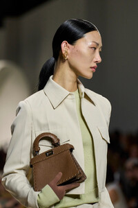 00121-fendi-spring-2024-ready-to-wear-details-credit-gorunway.thumb.jpg.23ebdbabc038c77f090321a69886d281.jpg