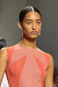00167-fendi-spring-2024-ready-to-wear-details-credit-gorunway.thumb.jpg.761ac92d61351e9b2320da62884e865a.jpg