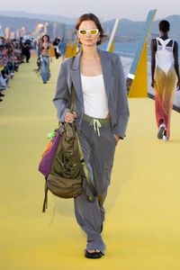 070724-Amelia-Gray-Hamlin-Look-Models-Modetrends-Fashion-Girls-BIC-10.thumb.webp.7865b823c2936da0ca07615012b1f315.webp