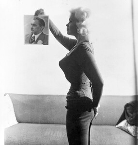 103.jpg