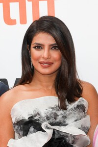 121105765_rex_the_sky_is_pink_premiere_toronto_intern_10413462p.jpg