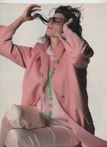 1983_12_26_ELLE_FRANCE_4.thumb.jpg.fb9222e876db3642d2656121b3f1e430.jpg