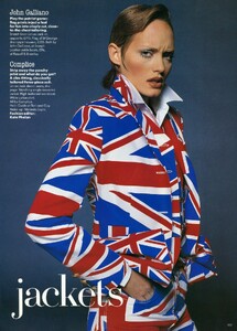 199302VogueUkPhRobertErdmann002AmberValletta.thumb.jpg.b54c83579d54a389fc06cb38864fa686.jpg