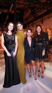 [2024.06.01] izabelgoulart_446598630_989207939466732_3985968991736753899_n.jpg