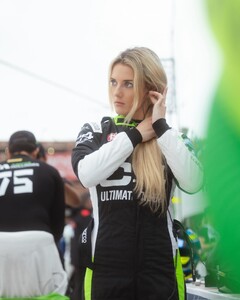 [2024.06.03] lindsaymariebrewer_447556449_333457569787768_819451222205236154_n.jpg