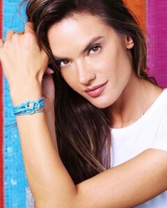 [2024.06.08] alessandraambrosio_447278237_18441328039000670_5460813195291535619_n.jpg