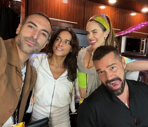 [2024.06.09] alessandraambrosio_448168014_18441534226000670_6934362429052471126_n.jpg