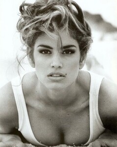 [2024.06.12] cindycrawford_448064736_838535864870896_6042651567714331630_n.jpg