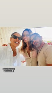 [2024.06.16] alessandraambrosio_448638759_18442959604000670_8029106424410432724_n.jpg