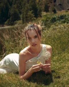 [2024.06.17] alessandraambrosio_448467957_18443072410000670_2899675481197600388_n.jpg