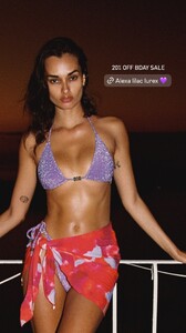 [2024.06.18] bikinibibleuk_448606583_18029443730125950_1171025564720149228_n.jpg