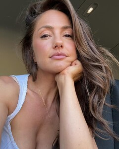 [2024.06.18] minkakelly_448659045_18442888150005427_1449043151476913602_n.jpg