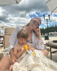 [2024.06.20] lindsellingson_448800943_1540350889846838_8594777658195361144_n.jpg