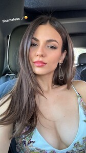 [2024.06.30] victoriajustice_449464801_389929744094018_3182183446118928524_n.jpg