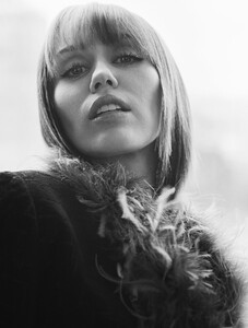 474427980_miley-cyrus-8.jpg
