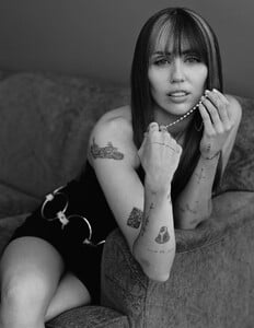 474428007_miley-cyrus-10.jpg