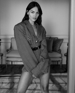 475233963_eiza-3.jpg
