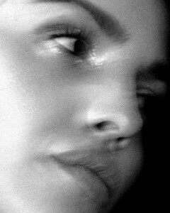 475233977_eiza-6.jpg