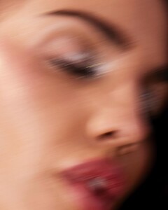 475233987_eiza-10.jpg