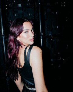475485005_dualipa-3.jpg
