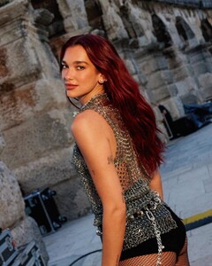 477049087_dualipa-5.jpg