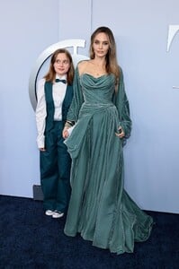 478681938_angelina-3.jpg