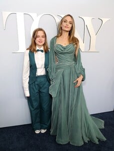 478681970_angelina-8.jpg