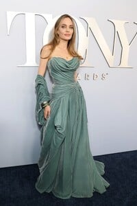 478681983_angelina-12.jpg