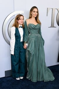 478682000_angelina-20.jpg