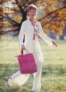 AmberValletta199302VogueUkPhRobertErdmann004.thumb.jpg.1abf549b8b656fb1225ad3cc0d080624.jpg